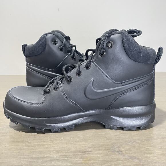 Nike Mens Size 9 Boots NEW Open Box Manoa Leather Triple Black HF7095-001